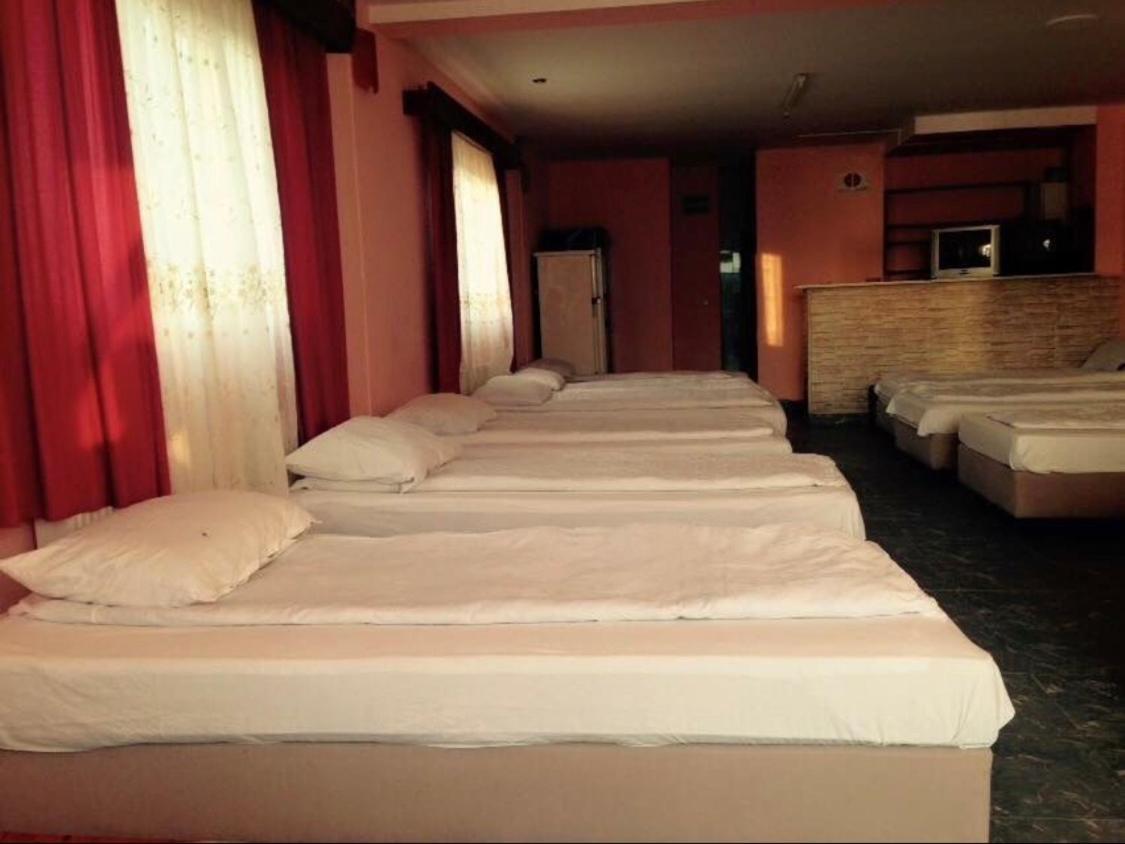 Motel California Martinesti  Extérieur photo